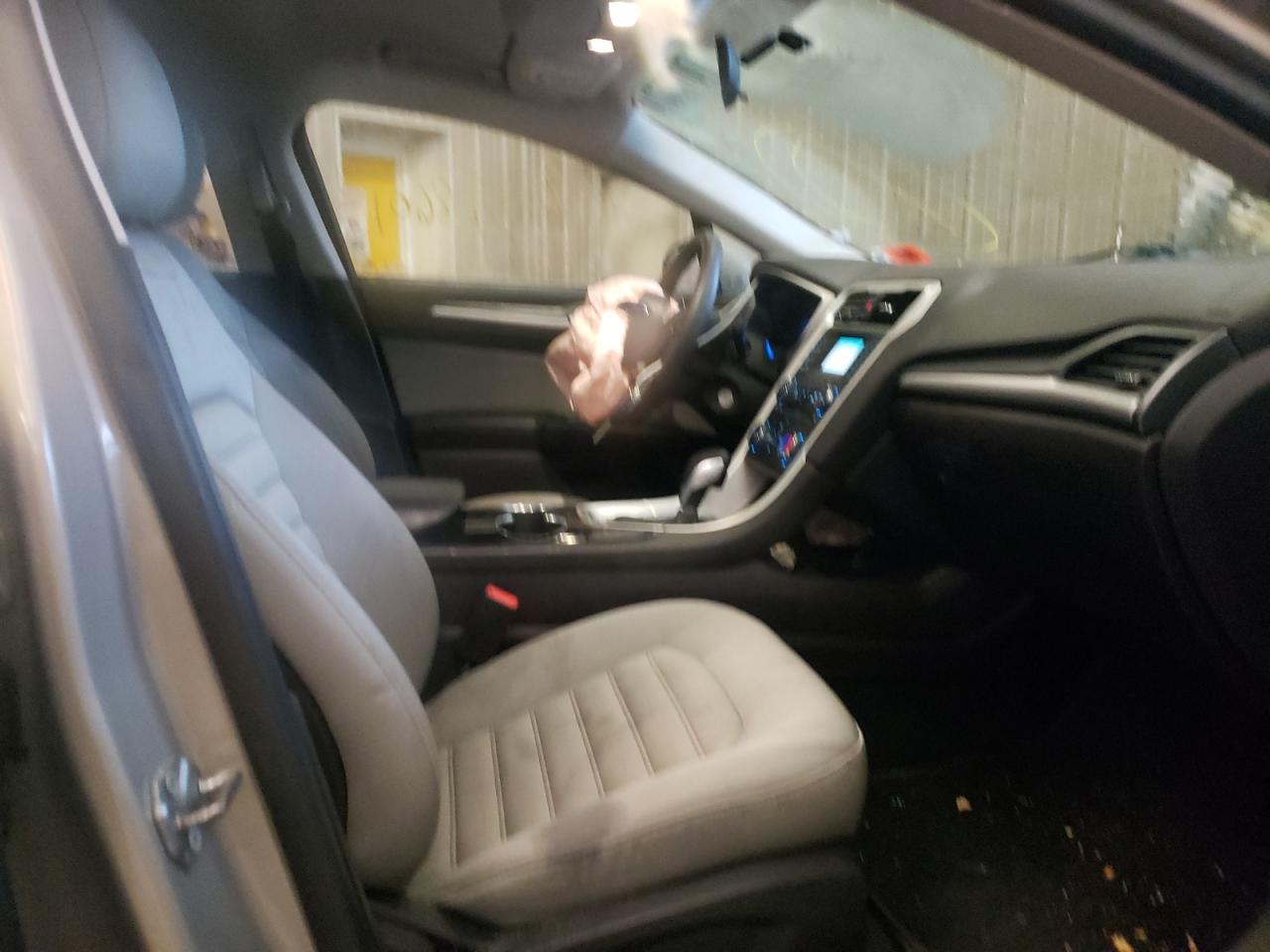 Photo 5 from auction – 2015 FORD FUSION S with VIN 3FA6P0G73FR299457