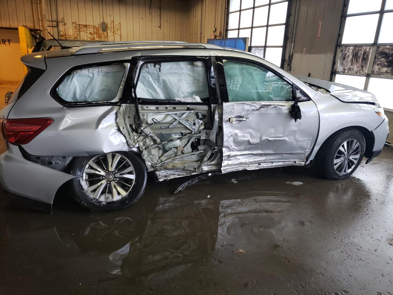 Photo 9 from auction – 2018 NISSAN PATHFINDER with VIN 5N1DR2MM5JC636795