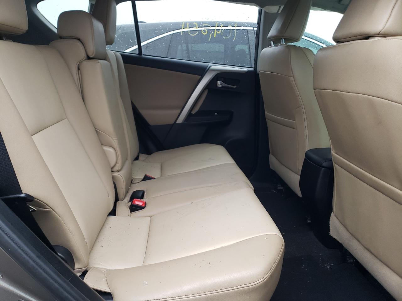 Photo 6 from auction – 2015 TOYOTA RAV4 LIMIT with VIN 2T3YFREV2FW168687