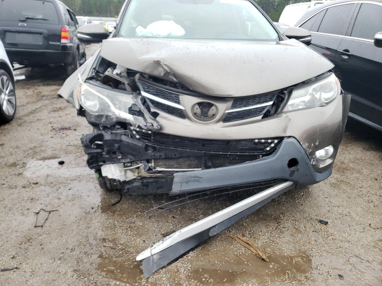 Photo 9 from auction – 2015 TOYOTA RAV4 LIMIT with VIN 2T3YFREV2FW168687