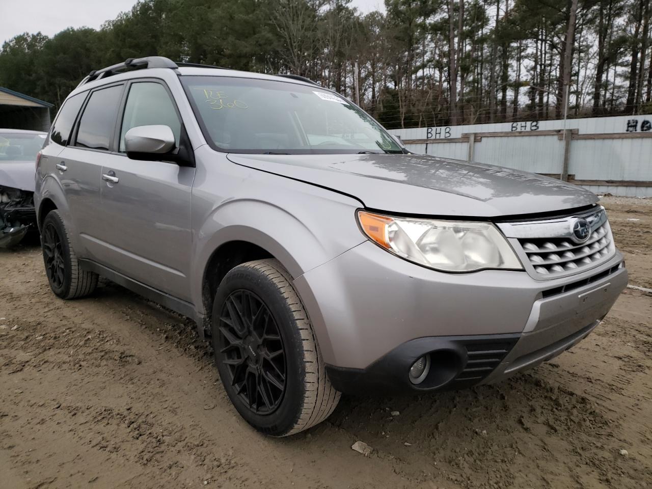 SUBARU FORESTER L 2011 with VIN JF2SHAEC2BH712185 - Photo from auction