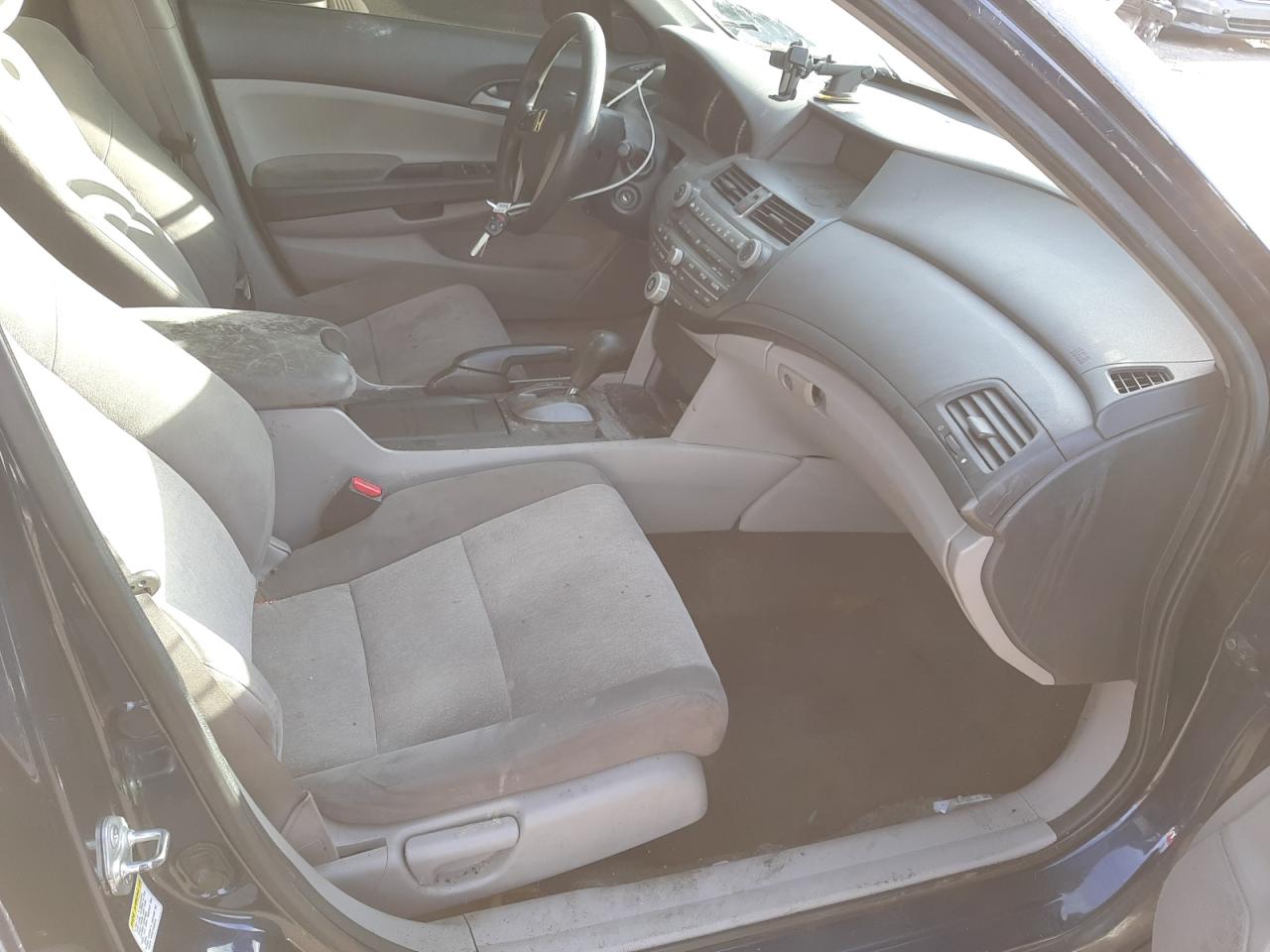 Photo 5 from auction – 2010 HONDA ACCORD LXP with VIN 1HGCP2F47AA185899