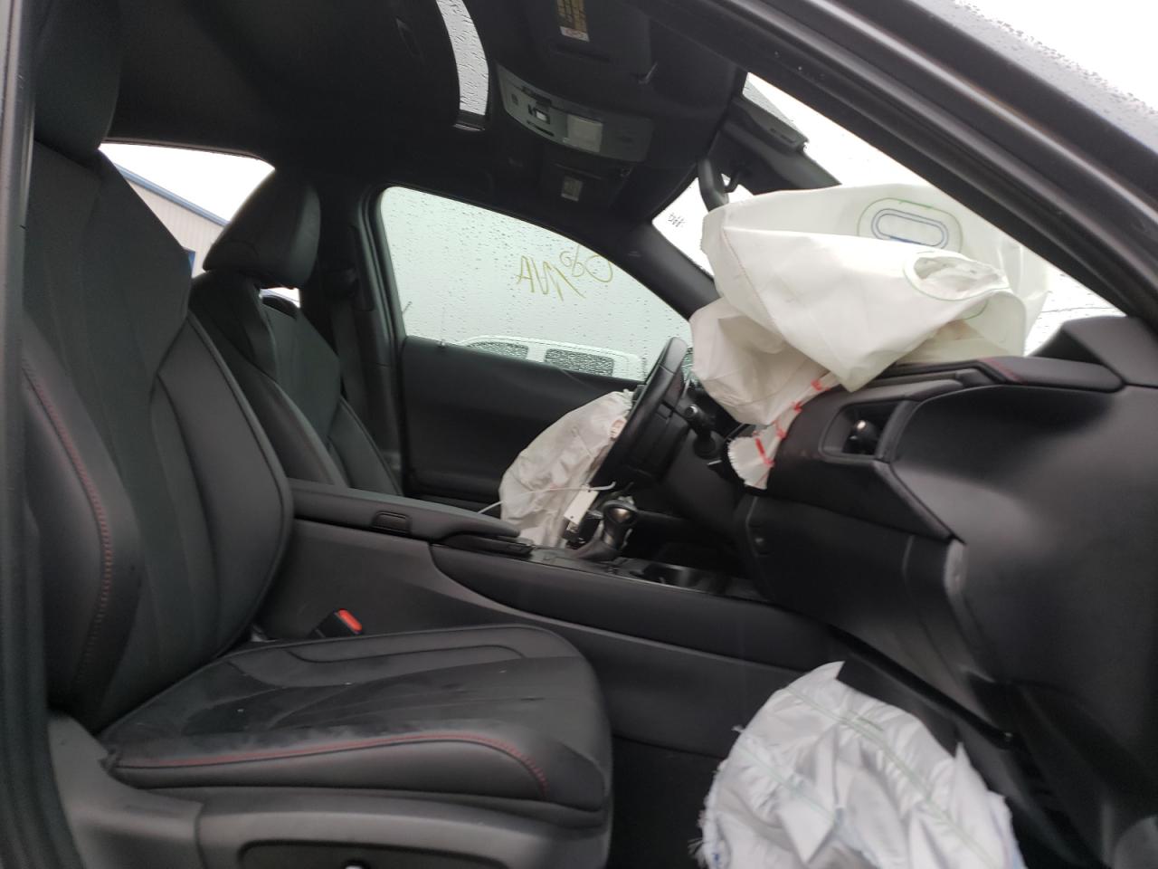 Photo 5 from auction – 2021 LEXUS UX 200 with VIN JTHE3JBH1M2036293