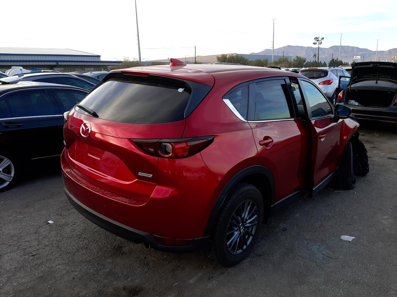 Photo 4 from auction – 2019 MAZDA CX-5 TOURI with VIN JM3KFACM0K1527648