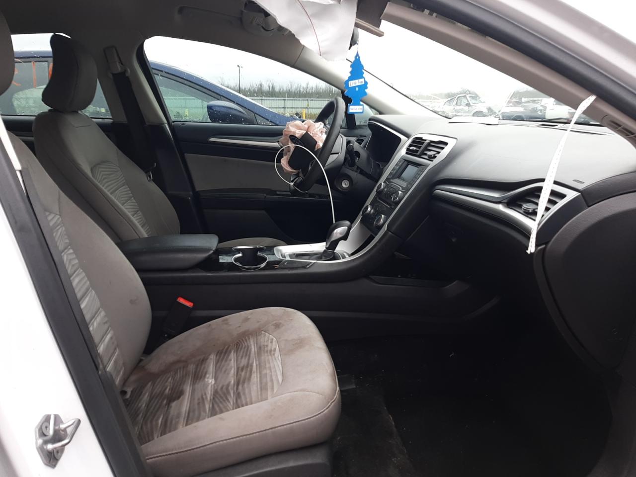 Photo 5 from auction – 2016 FORD FUSION S with VIN 3FA6P0G73GR375406