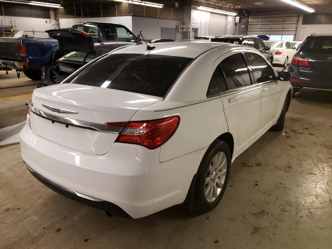 Photo 4 from auction – 2014 CHRYSLER 200 TOURIN with VIN 1C3CCBBB2EN178988