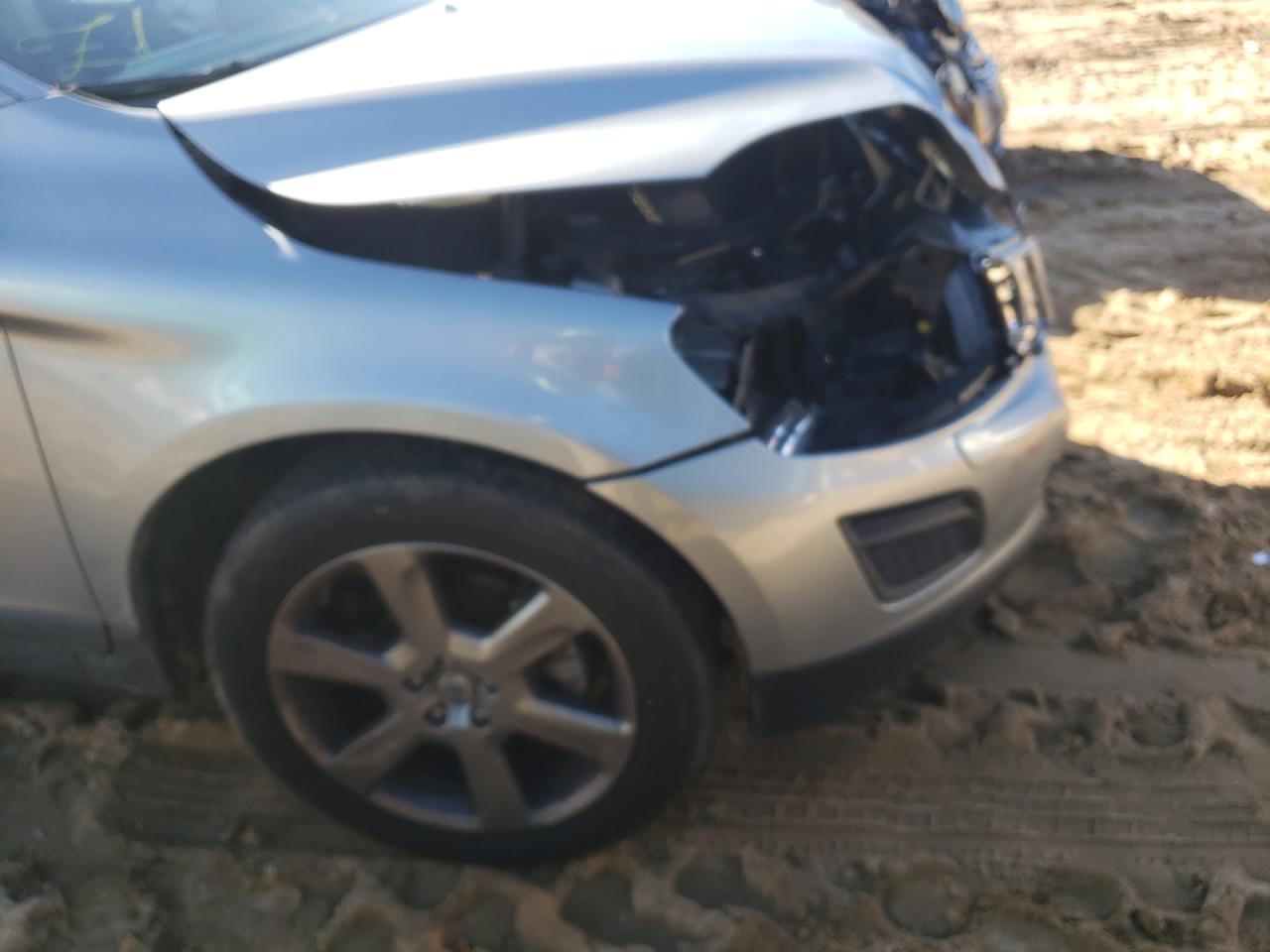 Photo 20 from auction – 2013 VOLVO XC60 3.2 with VIN YV4952DL1D2420527