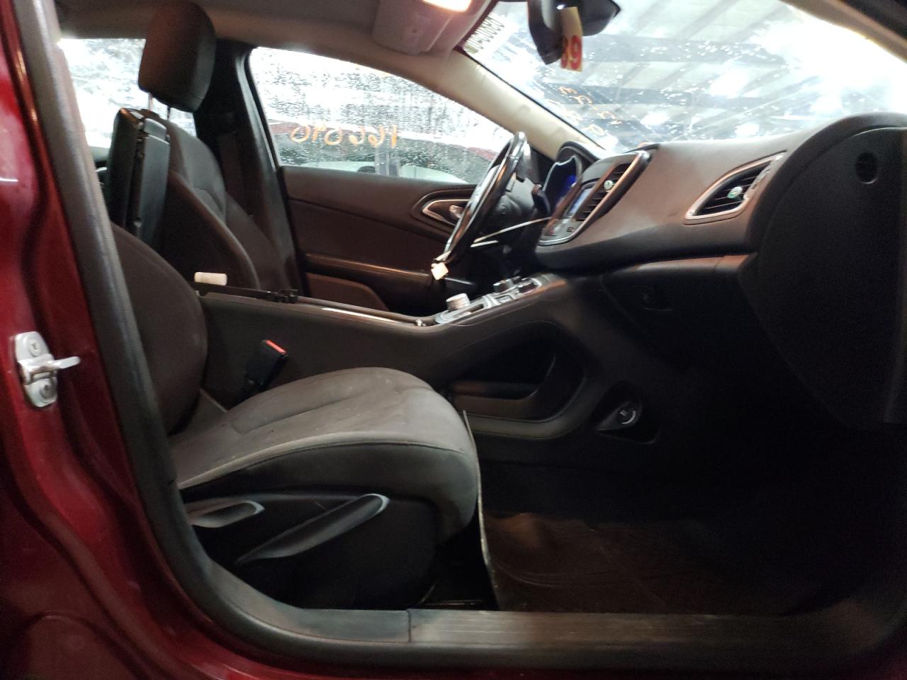 Photo 5 from auction – 2015 CHRYSLER 200 LIMITE with VIN 1C3CCCAB1FN616361