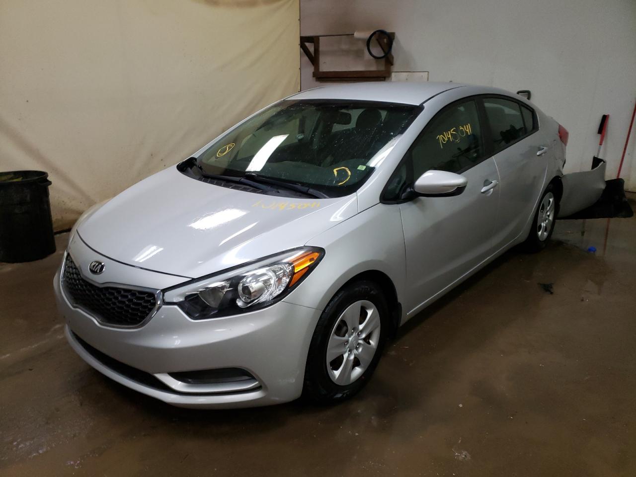 Photo 2 from auction – 2015 KIA FORTE LX with VIN KNAFK4A6XF5431176