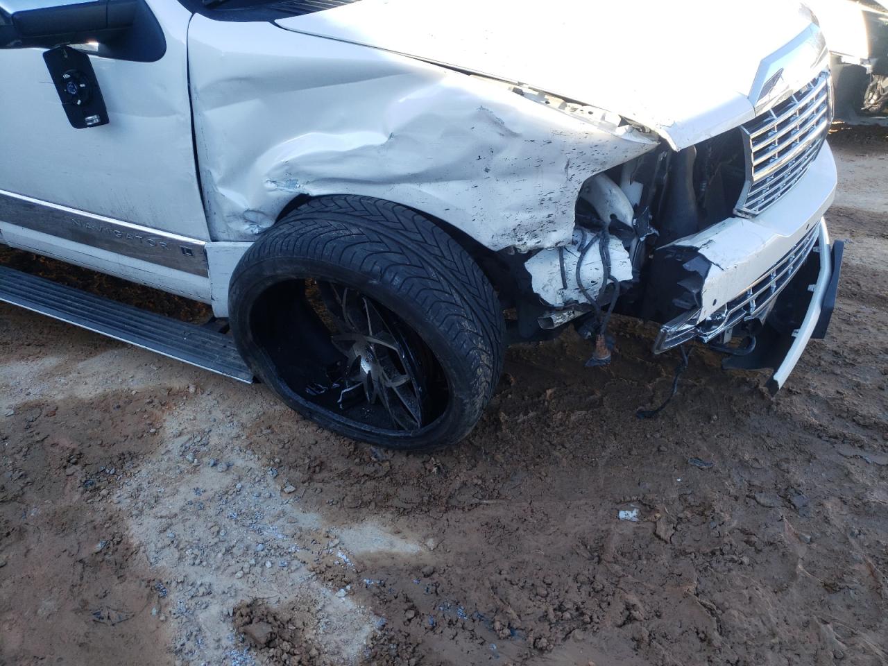 Photo 9 from auction – 2013 LINCOLN NAVIGATOR with VIN 5LMJJ3J59DEL02613