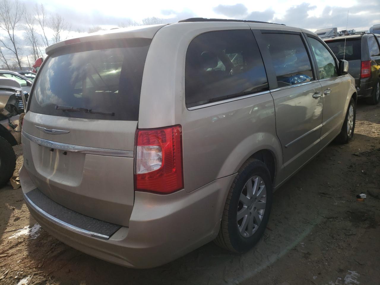 Photo 4 from auction – 2014 CHRYSLER TOWN & COU with VIN 2C4RC1BGXER111411