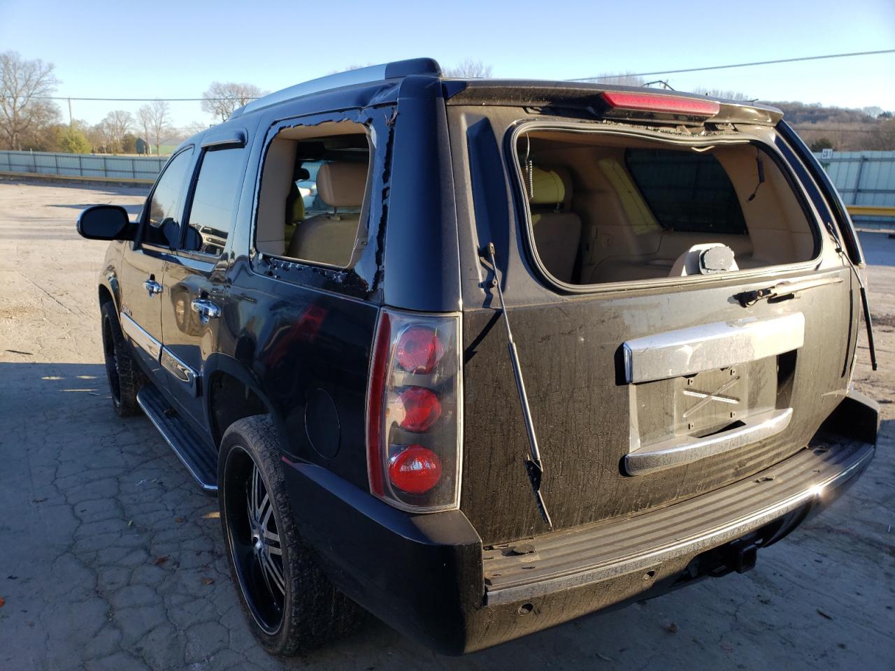Photo 3 from auction – 2007 GMC YUKON DENA with VIN 1GKFK63817J155108