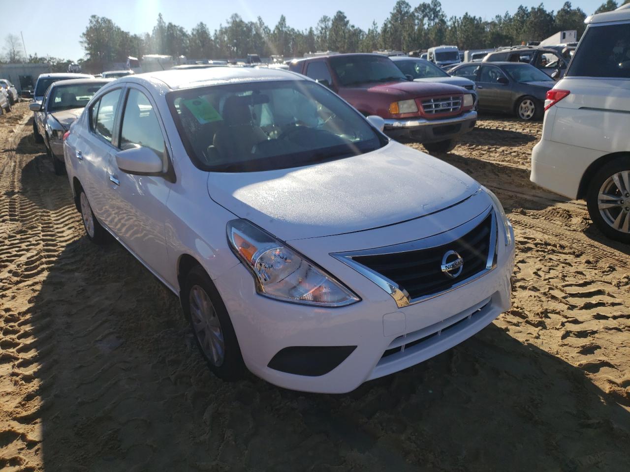 NISSAN VERSA S 2015 with VIN 3N1CN7AP2FL943721 - Photo from auction