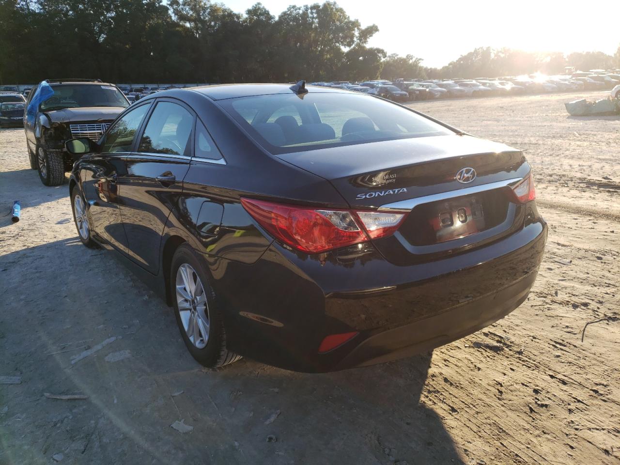 Photo 3 from auction – 2014 HYUNDAI SONATA GLS with VIN 5NPEB4ACXEH860448
