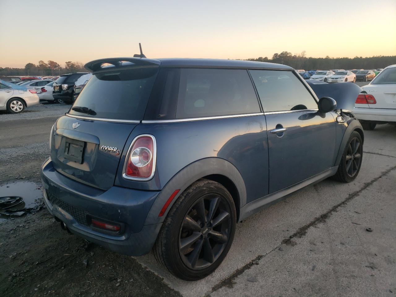 Photo 4 from auction – 2011 MINI COOPER S with VIN WMWSV3C51BTY21870