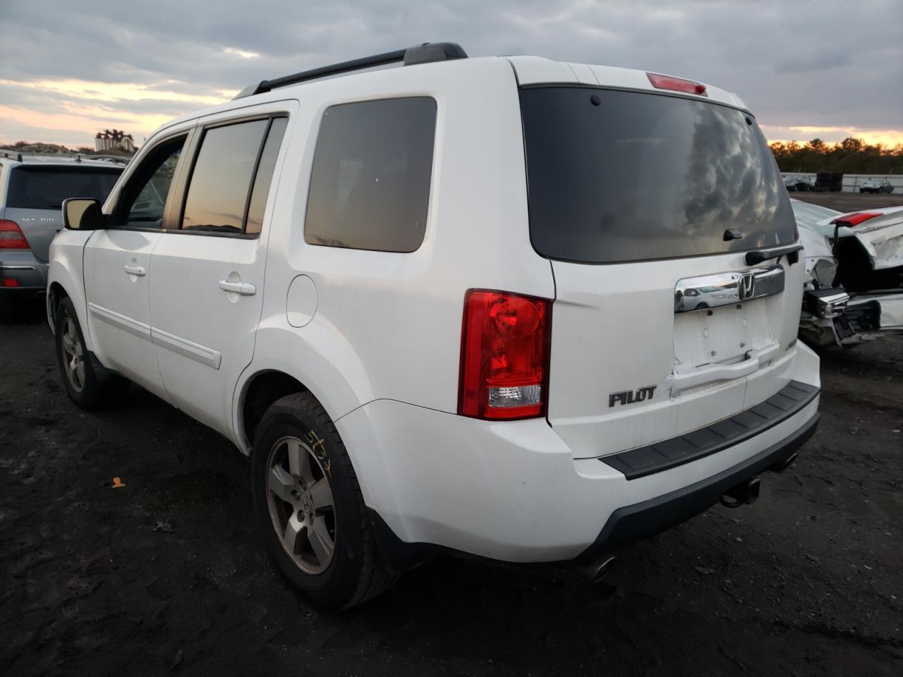 Photo 3 from auction – 2011 HONDA PILOT EX with VIN 5FNYF4H41BB004501
