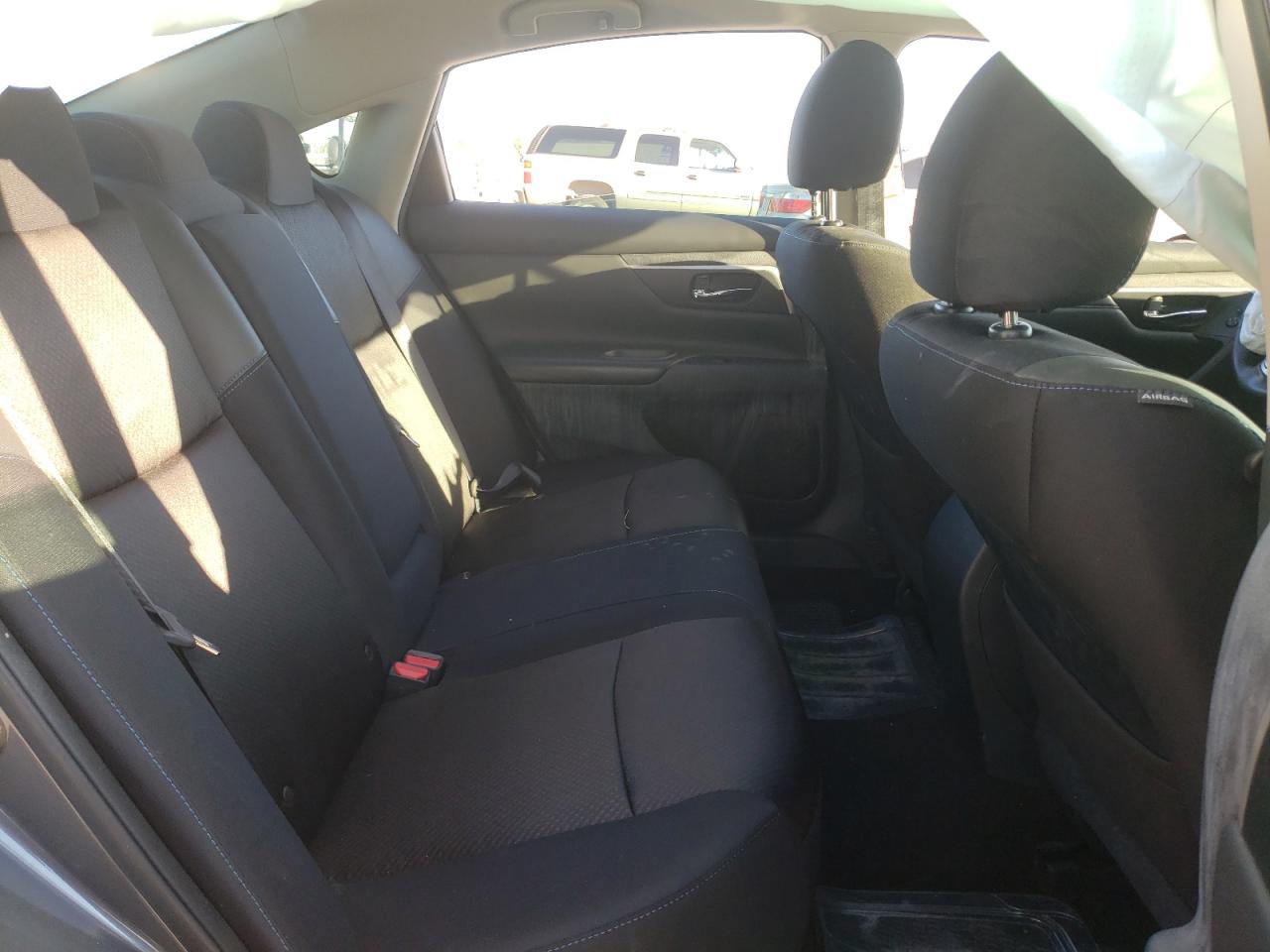 Photo 6 from auction – 2016 NISSAN ALTIMA 2.5 with VIN 1N4AL3AP2GN387713