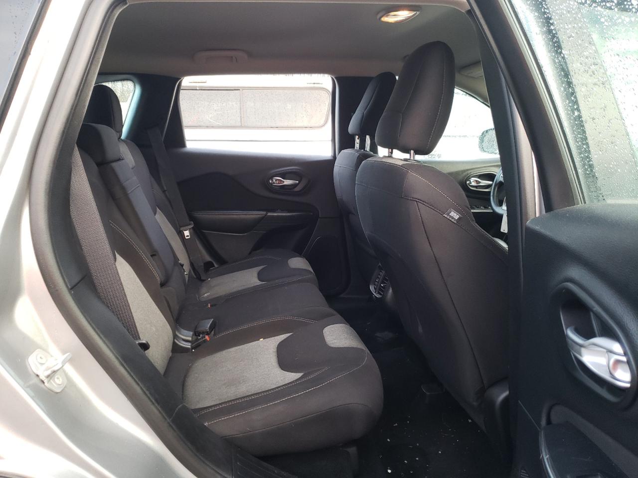 Photo 6 from auction – 2016 JEEP CHEROKEE S with VIN 1C4PJLAB9GW137877