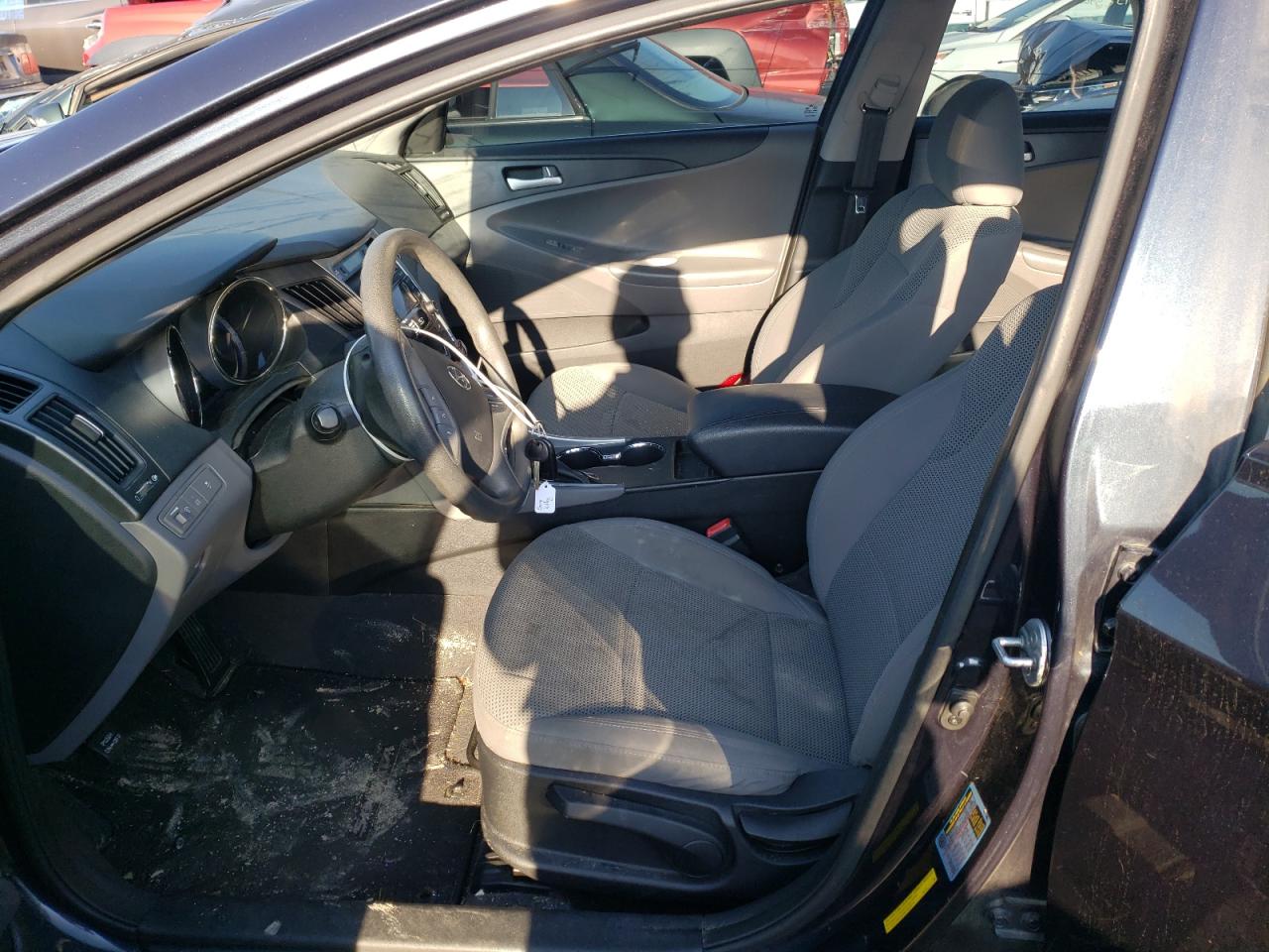 Photo 5 from auction – 2013 HYUNDAI SONATA with VIN 5NPEB4ACXDH568183
