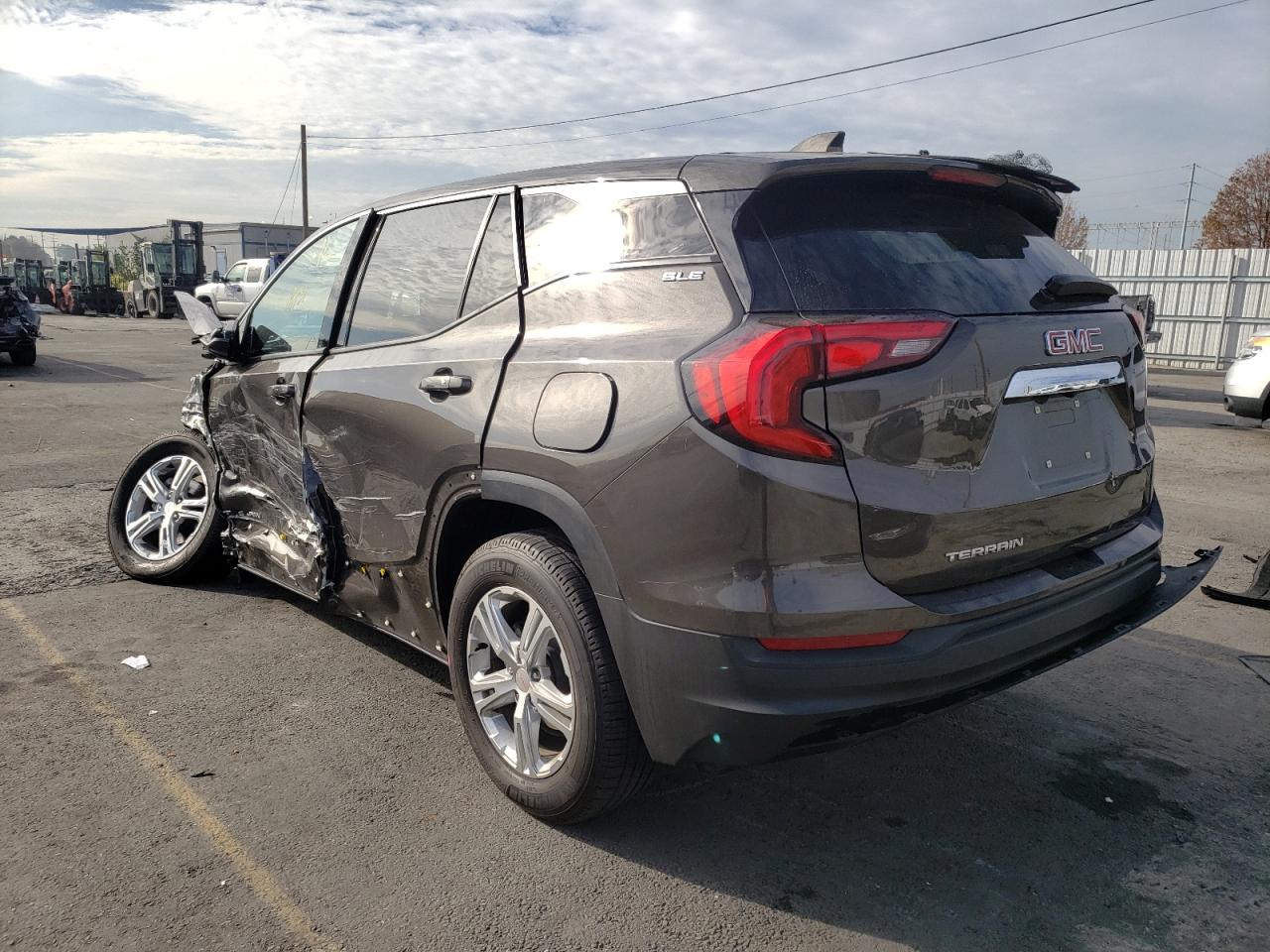 Photo 3 from auction – 2020 GMC TERRAIN SL with VIN 3GKALMEV1LL136429