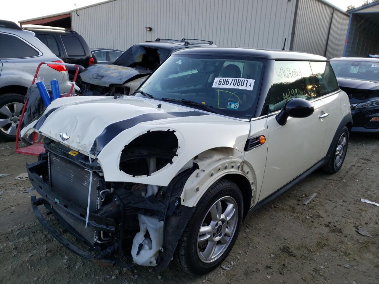 Photo 2 from auction – 2013 MINI COOPER with VIN WMWSU3C57DT691230