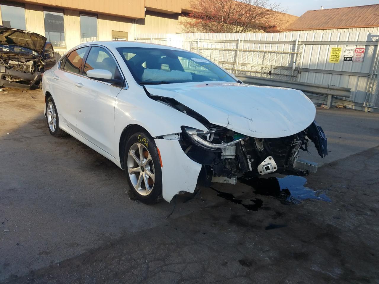 Photo 11 from auction – 2015 CHRYSLER 200 LIMITE with VIN 1C3CCCABXFN569816