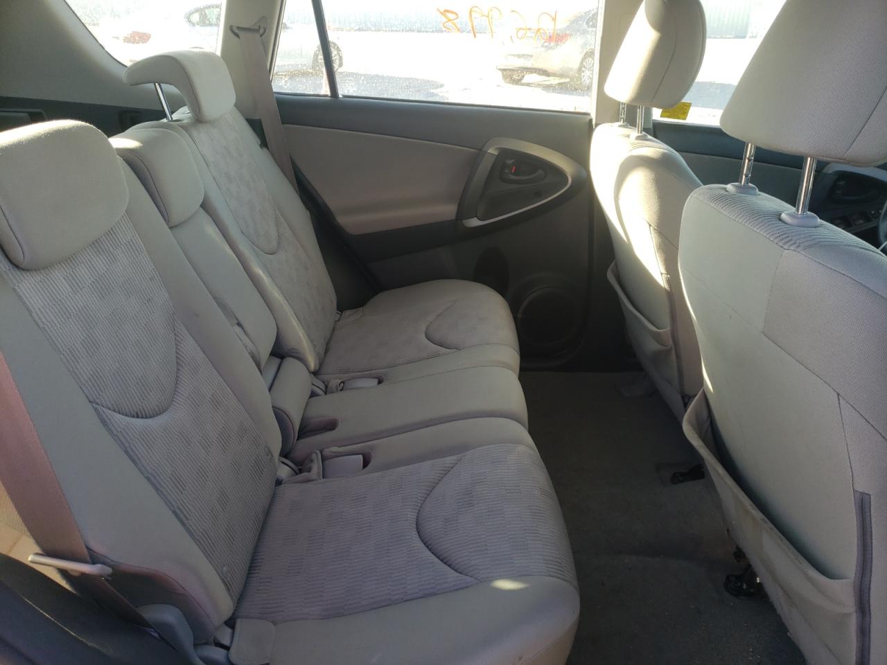 Photo 6 from auction – 2010 TOYOTA RAV4 with VIN JTMBF4DV4A5021782