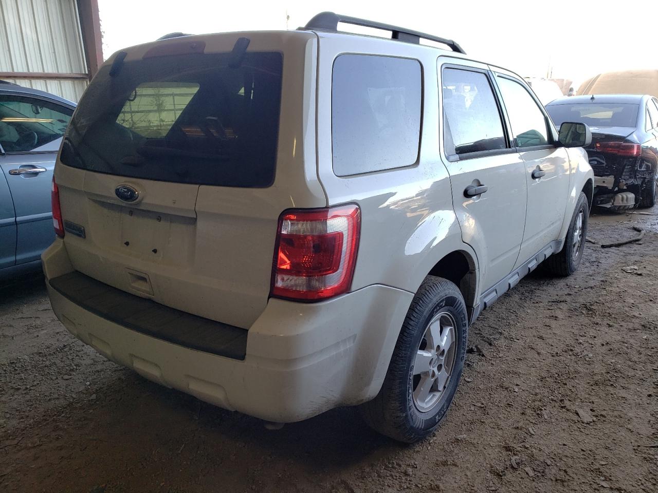 Photo 4 from auction – 2011 FORD ESCAPE XLT with VIN 1FMCU0D74BKC23024