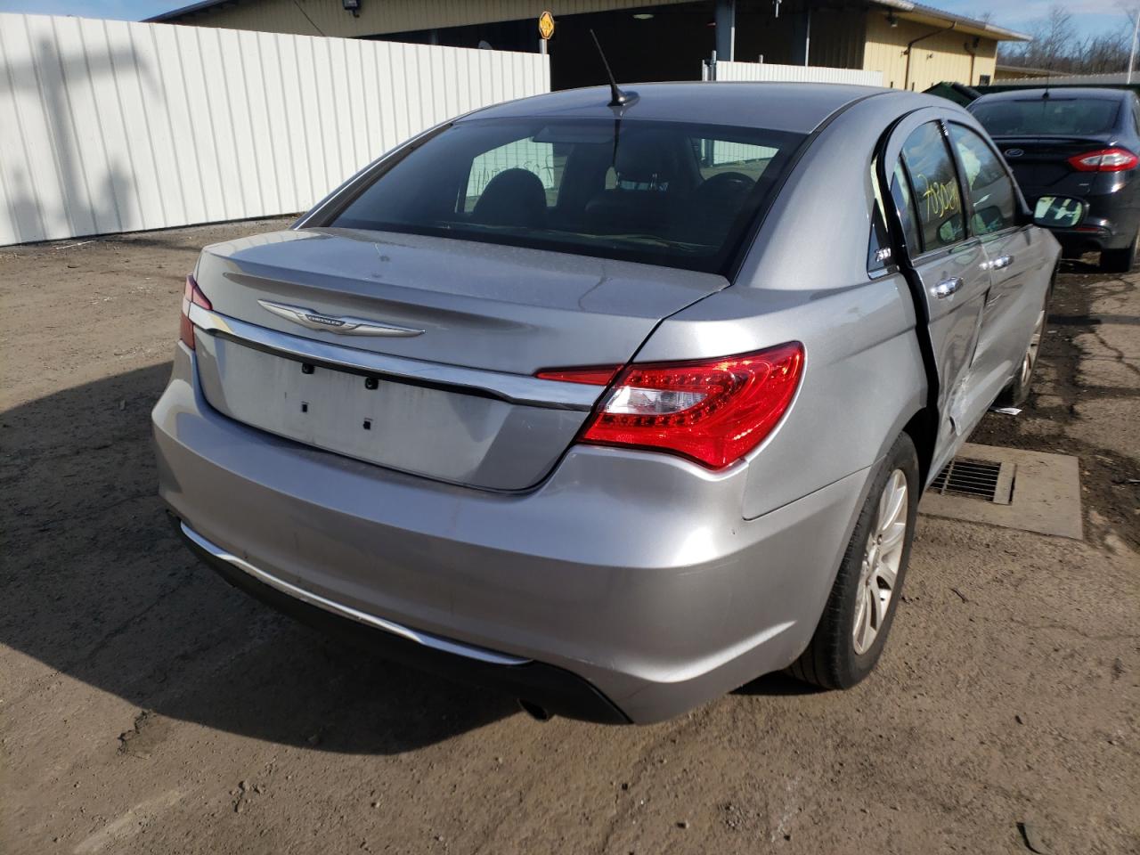 Photo 4 from auction – 2013 CHRYSLER 200 LIMITE with VIN 1C3CCBCG7DN603209