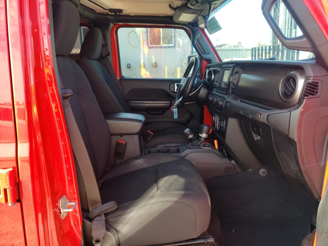 Photo 5 from auction – 2020 JEEP GLADIATOR with VIN 1C6HJTAG8LL129272