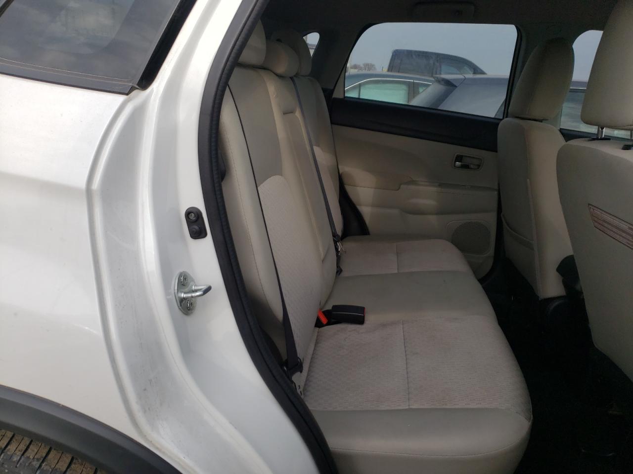 Photo 6 from auction – 2016 MITSUBISHI OUTLANDER with VIN JA4AP3AW1GZ042780