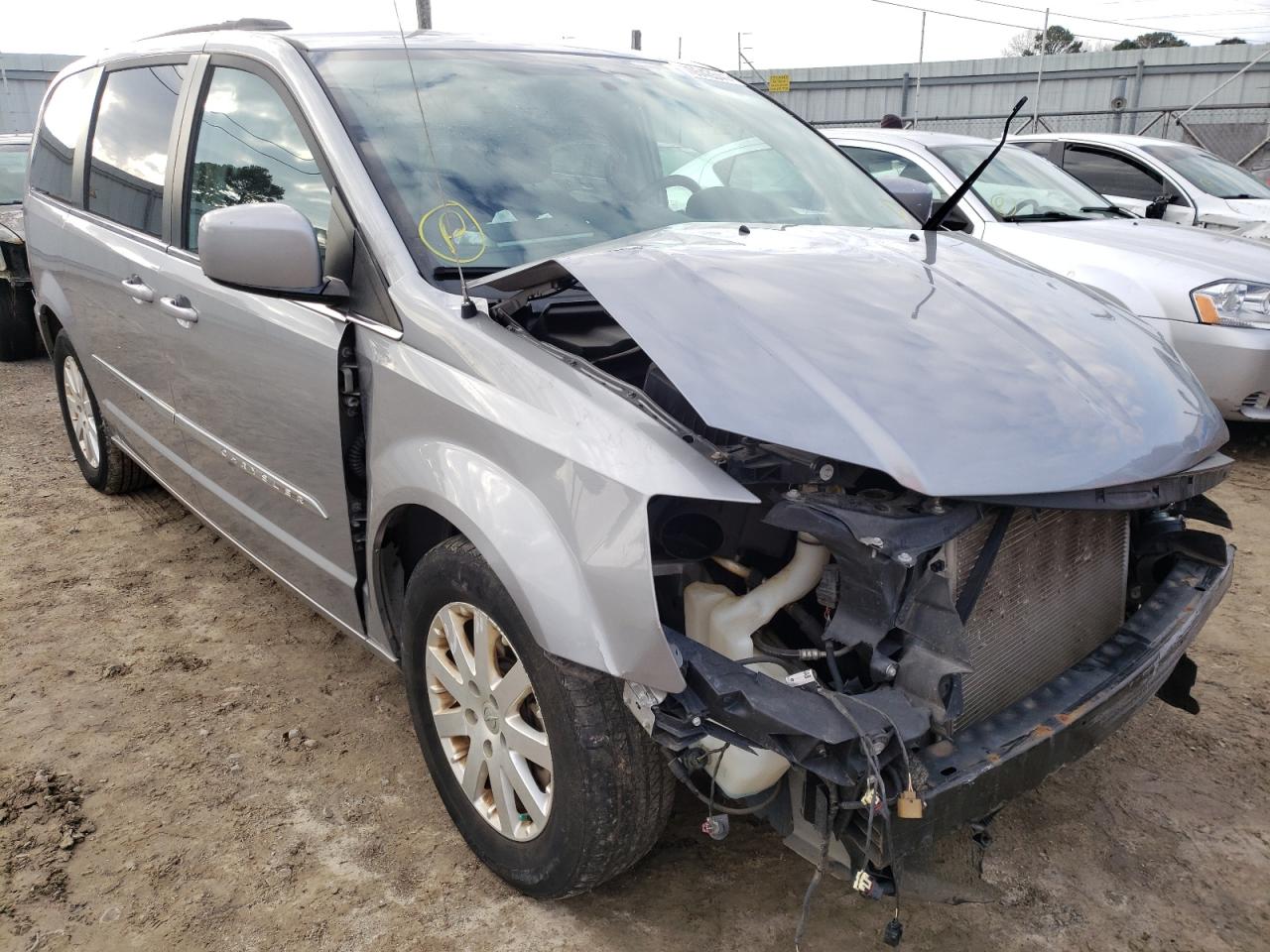 CHRYSLER TOWN & COU 2016 with VIN 2C4RC1BG3GR288546 - Photo from auction