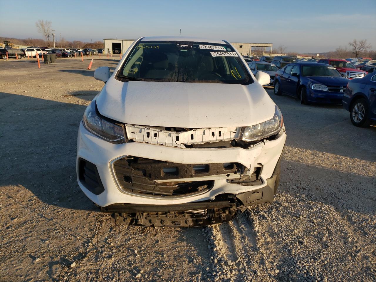 Photo 9 from auction – 2020 CHEVROLET TRAX LS with VIN KL7CJKSB3LB023704