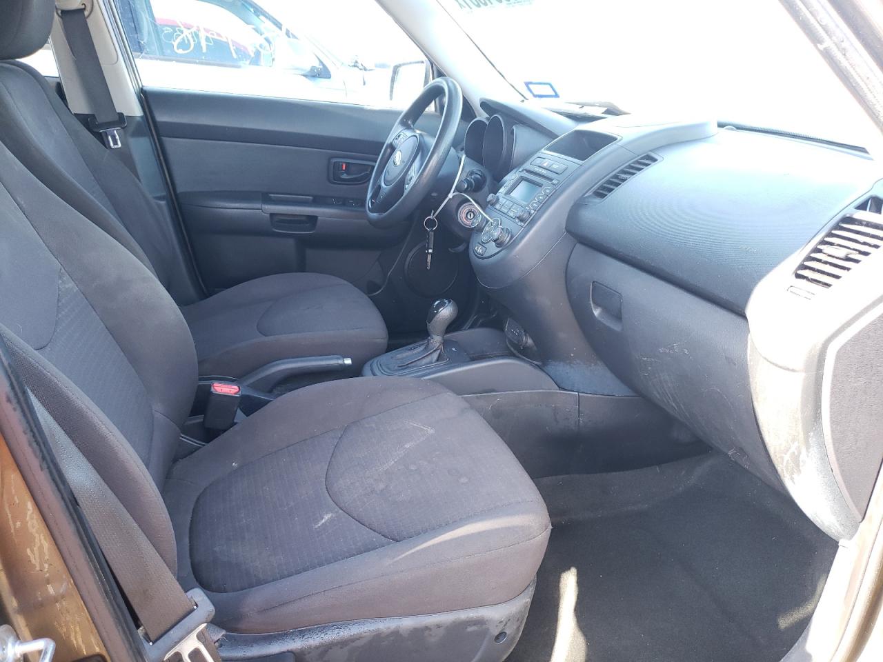 Photo 5 from auction – 2013 KIA SOUL with VIN KNDJT2A51D7515782