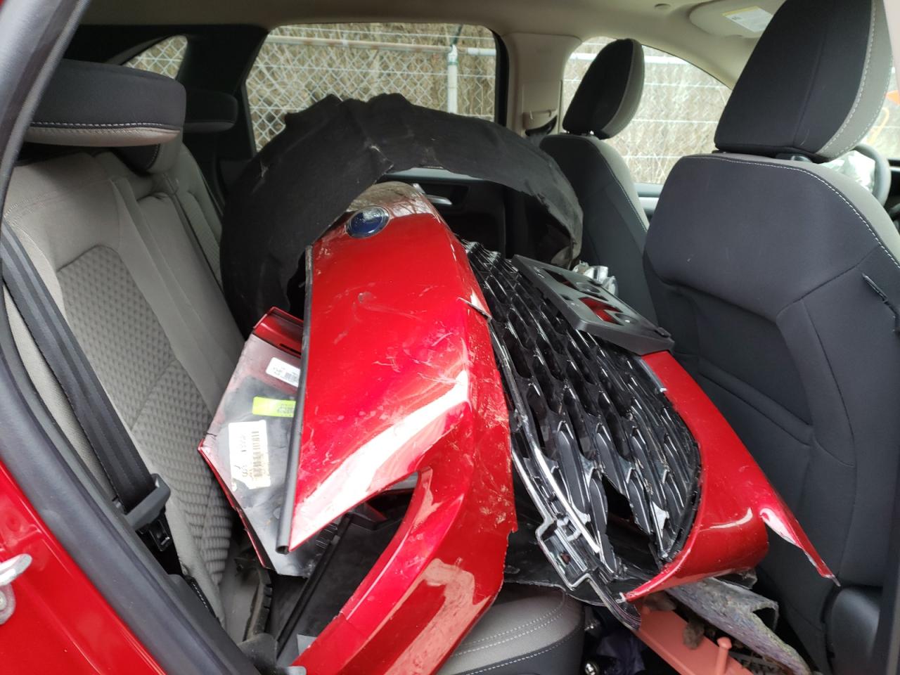 Photo 6 from auction – 2020 FORD ESCAPE with VIN 1FMCU9G69LUA72484