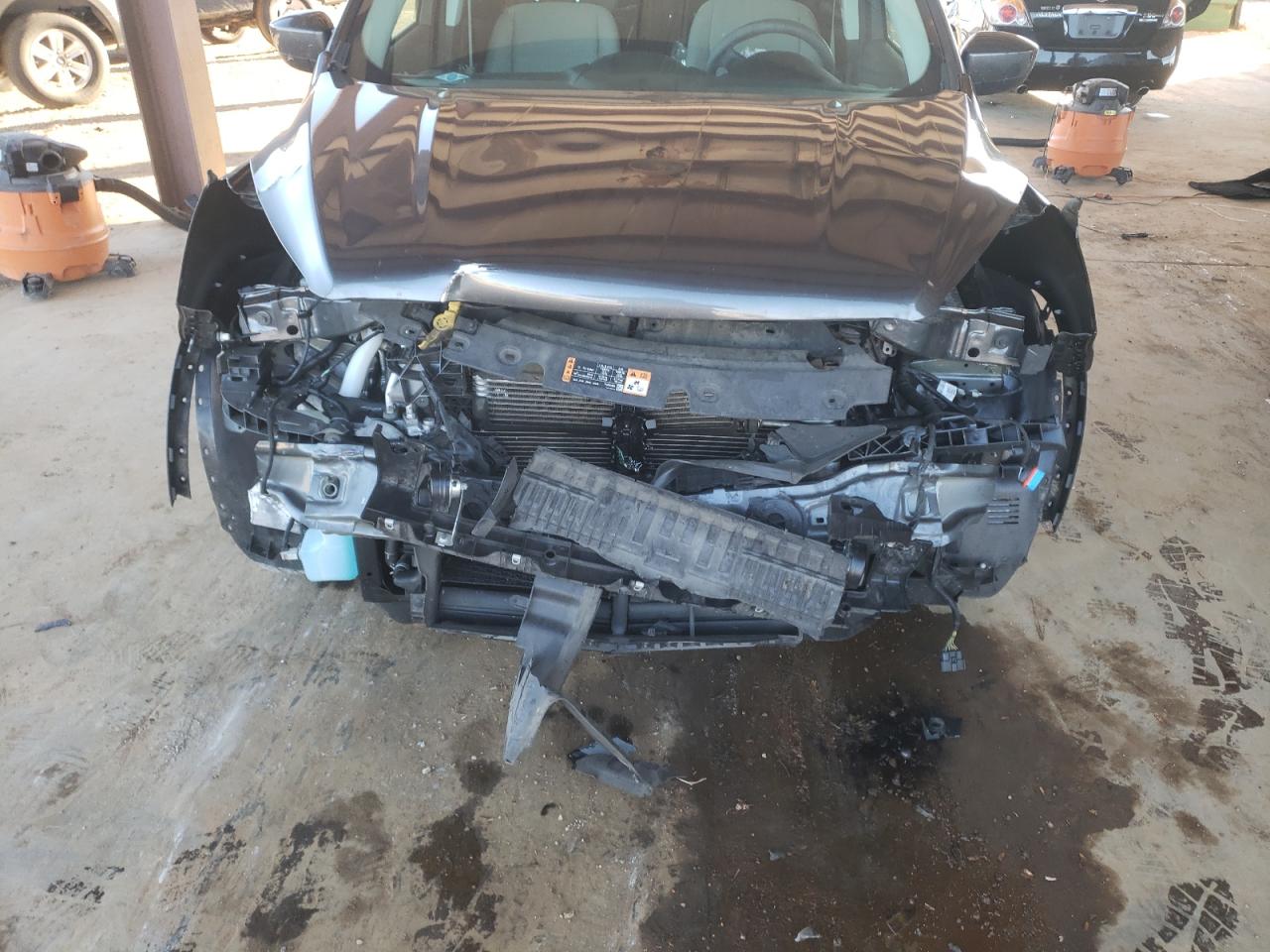 Photo 9 from auction – 2017 FORD ESCAPE SE with VIN 1FMCU0GD3HUB95215