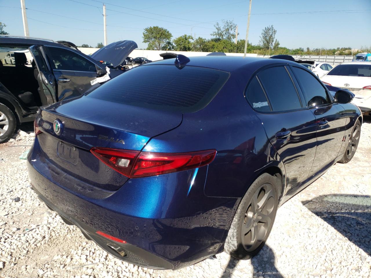 Photo 4 from auction – 2018 ALFA ROMEO GIULIA with VIN ZARFAEBN1J7564266