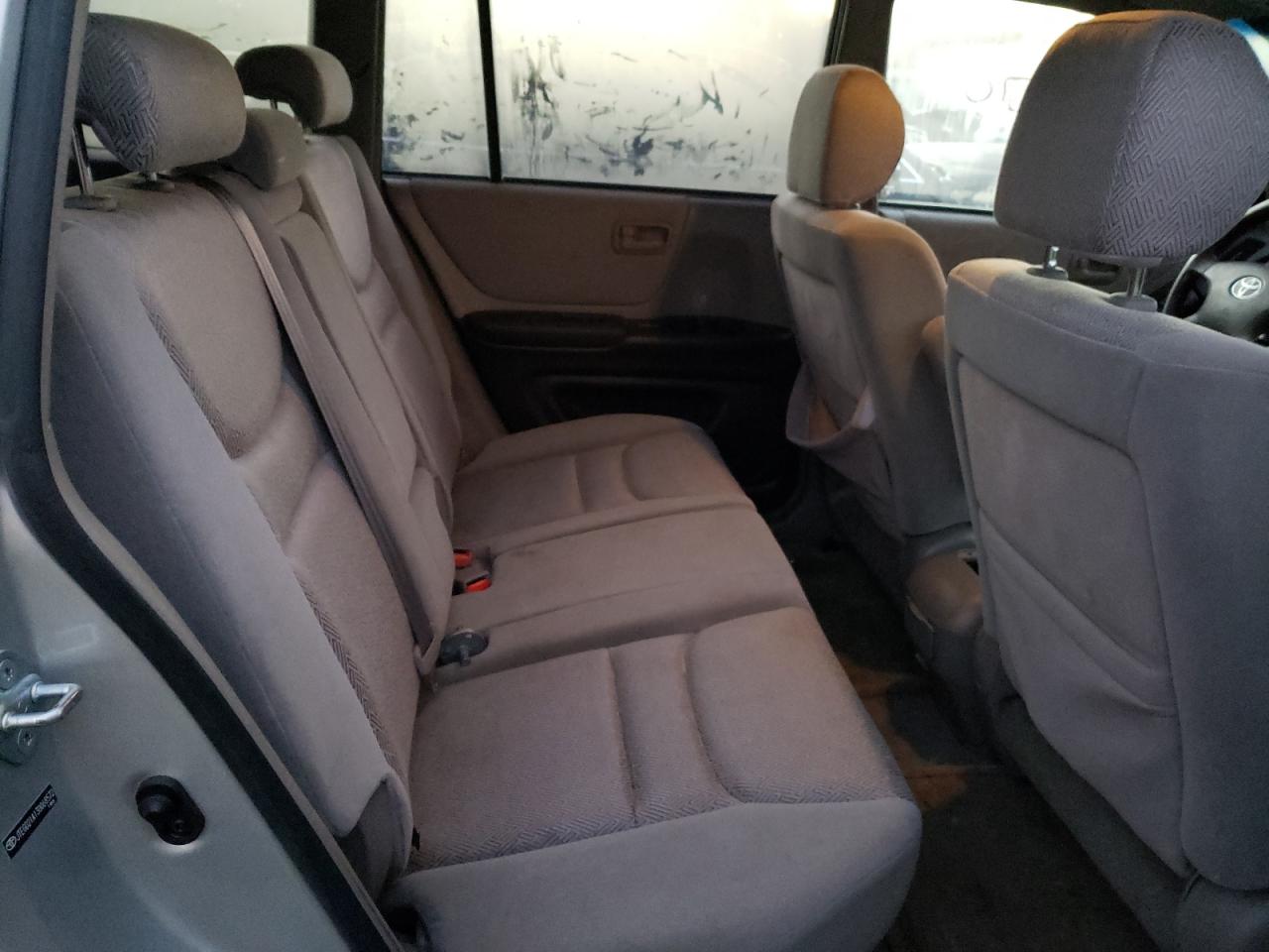 Photo 6 from auction – 2003 TOYOTA HIGHLANDER with VIN JTEGD21A130068572