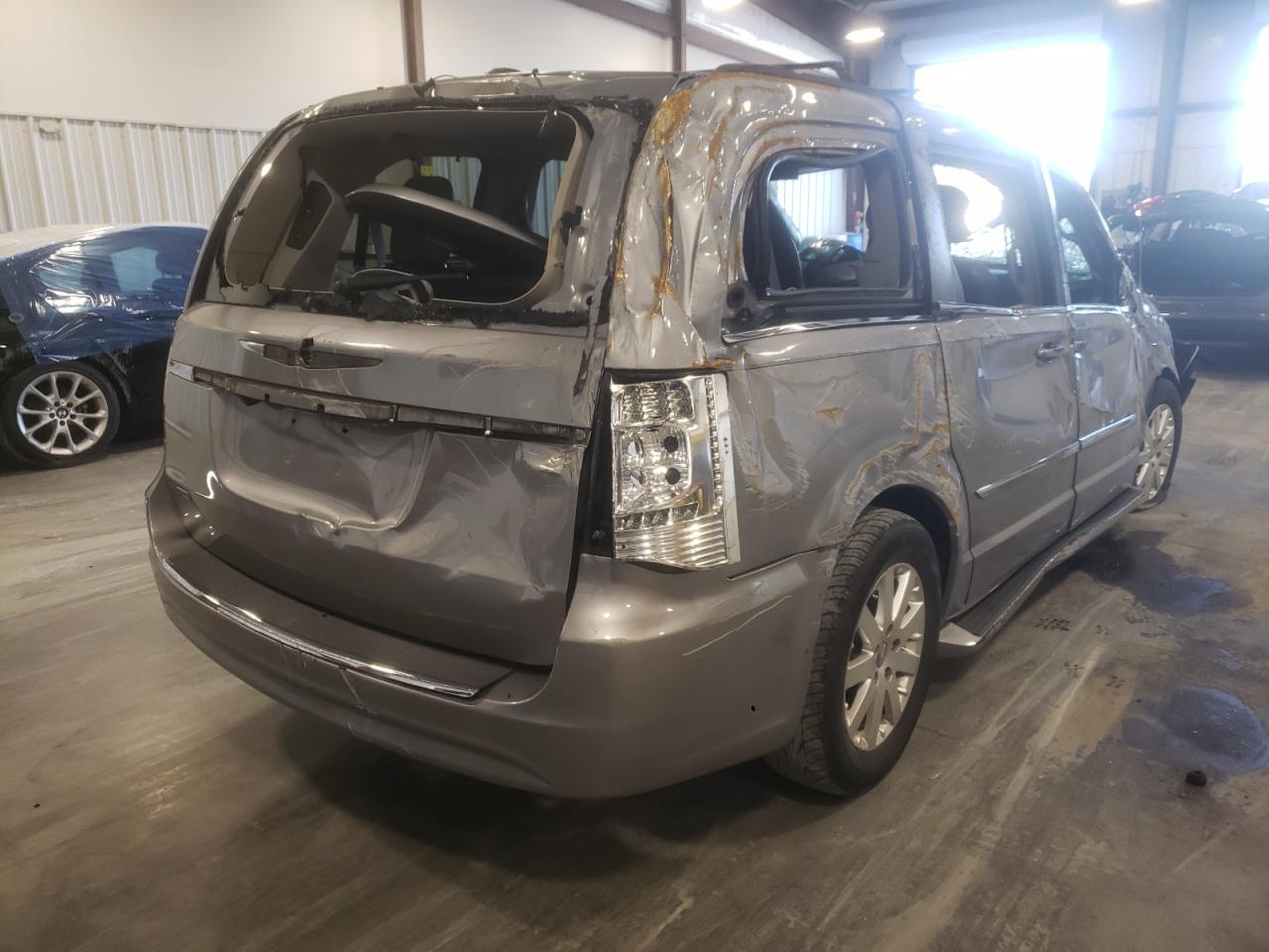 Photo 4 from auction – 2013 CHRYSLER TOWN & COU with VIN 2C4RC1BG7DR820974