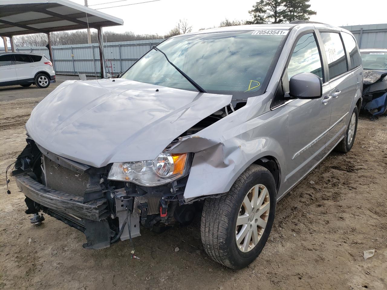 Photo 2 from auction – 2016 CHRYSLER TOWN & COU with VIN 2C4RC1BG3GR288546