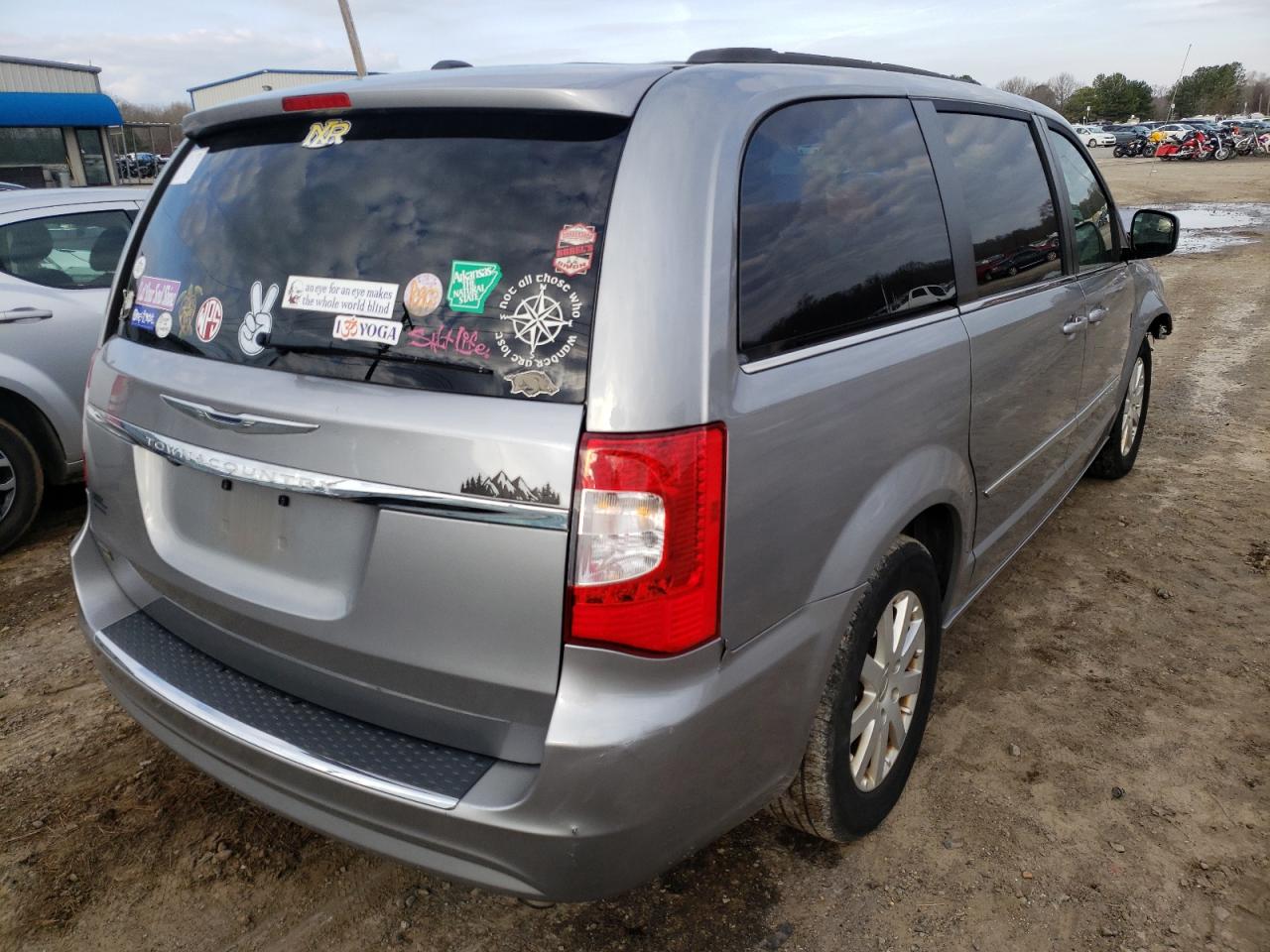 Photo 4 from auction – 2016 CHRYSLER TOWN & COU with VIN 2C4RC1BG3GR288546