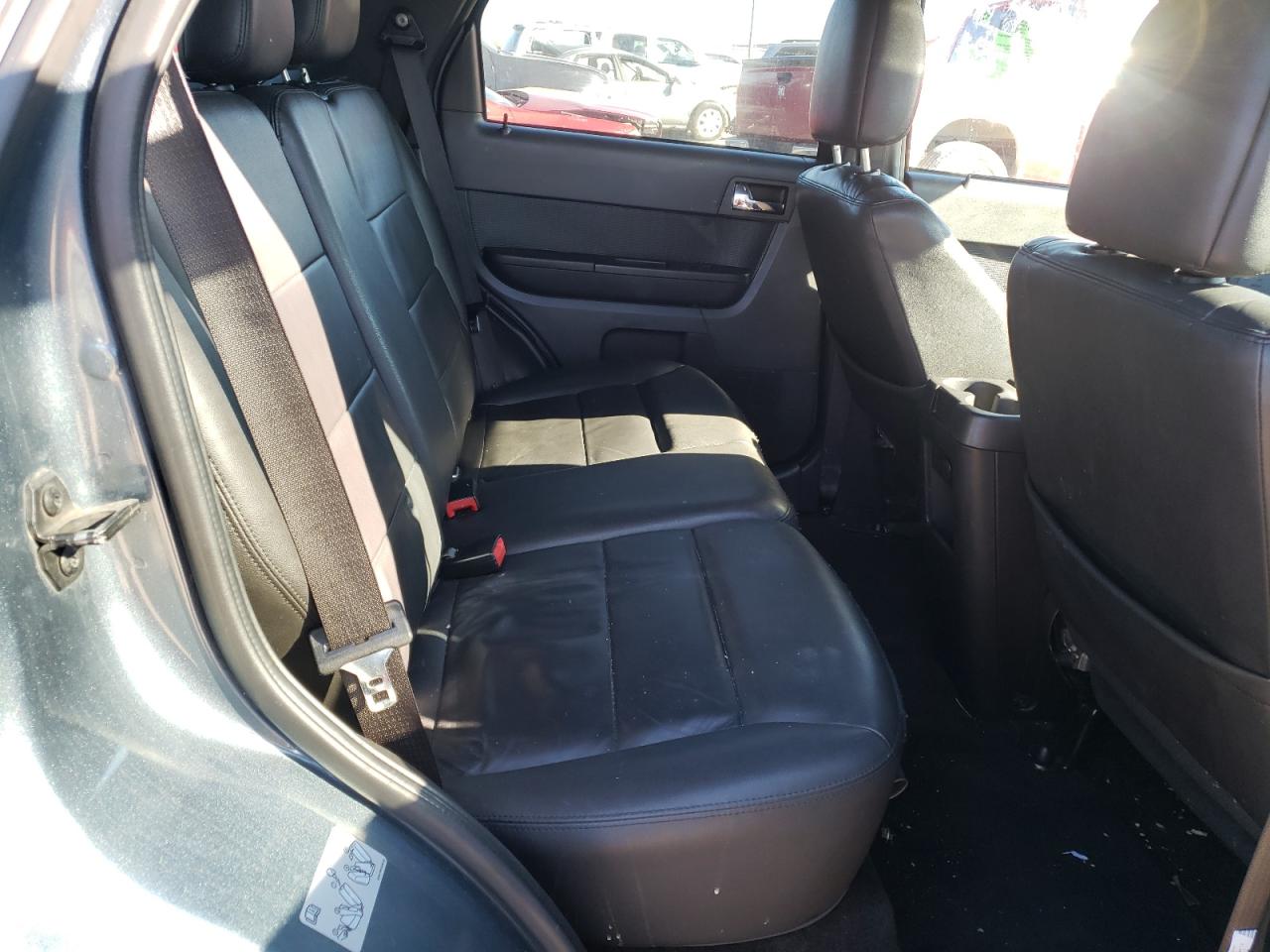 Photo 6 from auction – 2010 FORD ESCAPE LIM with VIN 1FMCU0EG1AKD16810