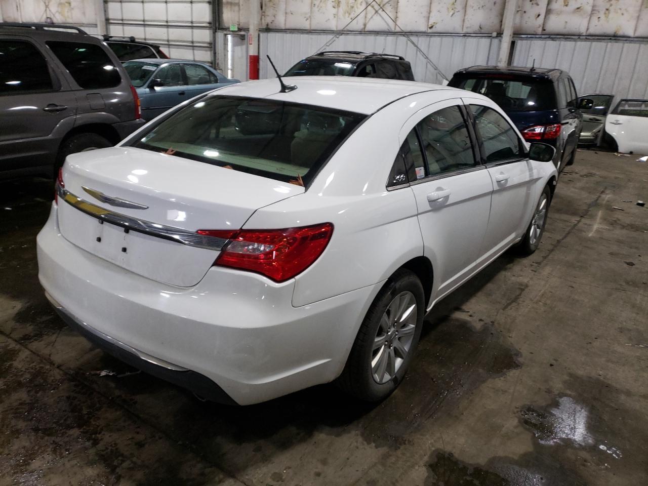 Photo 4 from auction – 2012 CHRYSLER 200 TOURIN with VIN 1C3CCBBG0CN107961