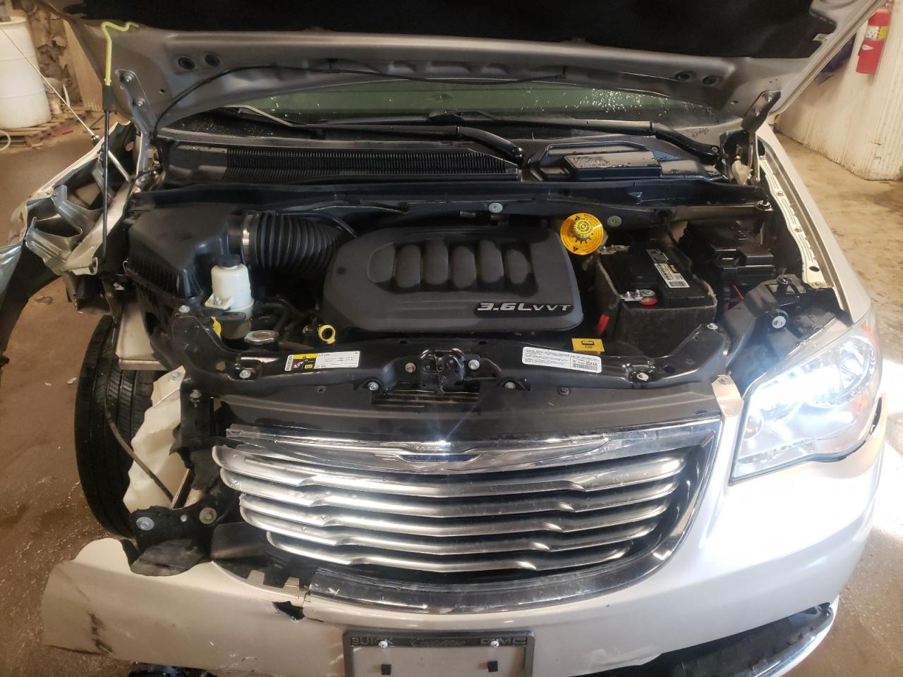 Photo 7 from auction – 2014 CHRYSLER TOWN & COU with VIN 2C4RC1CG8ER418056