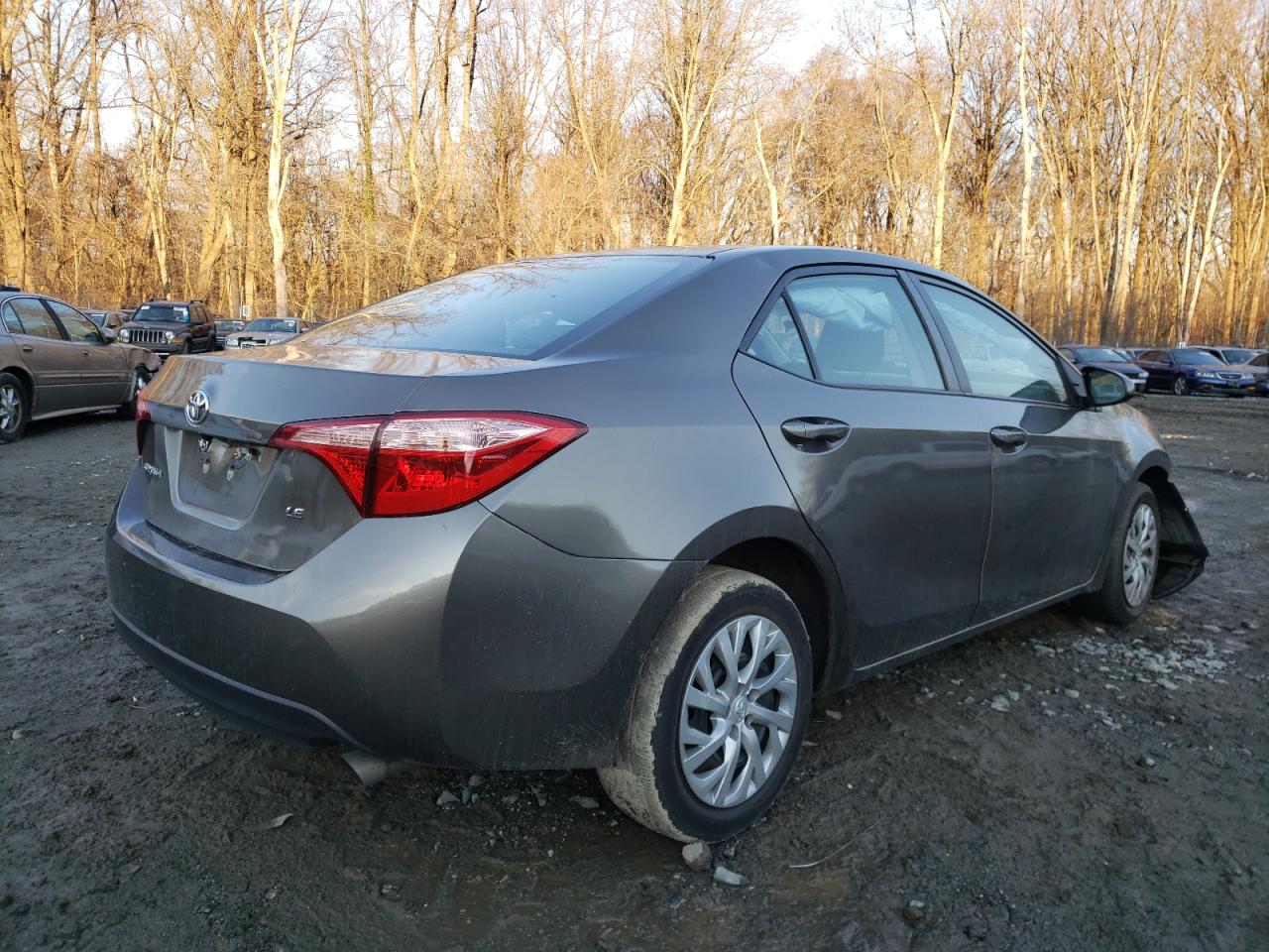 Photo 4 from auction – 2018 TOYOTA COROLLA L with VIN 2T1BURHE2JC073556