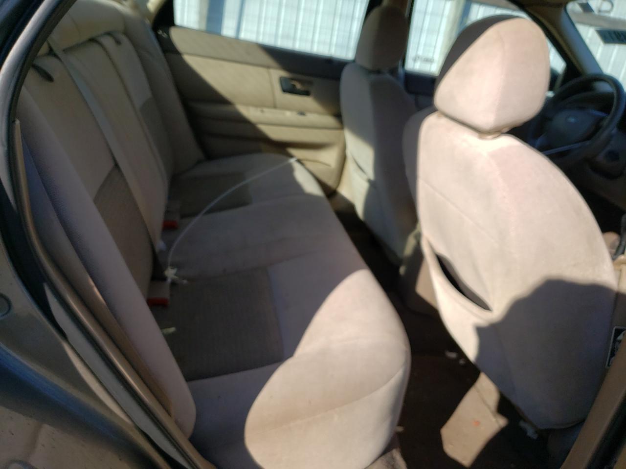Photo 6 from auction – 2004 FORD TAURUS SE with VIN 1FAFP53U84G105910