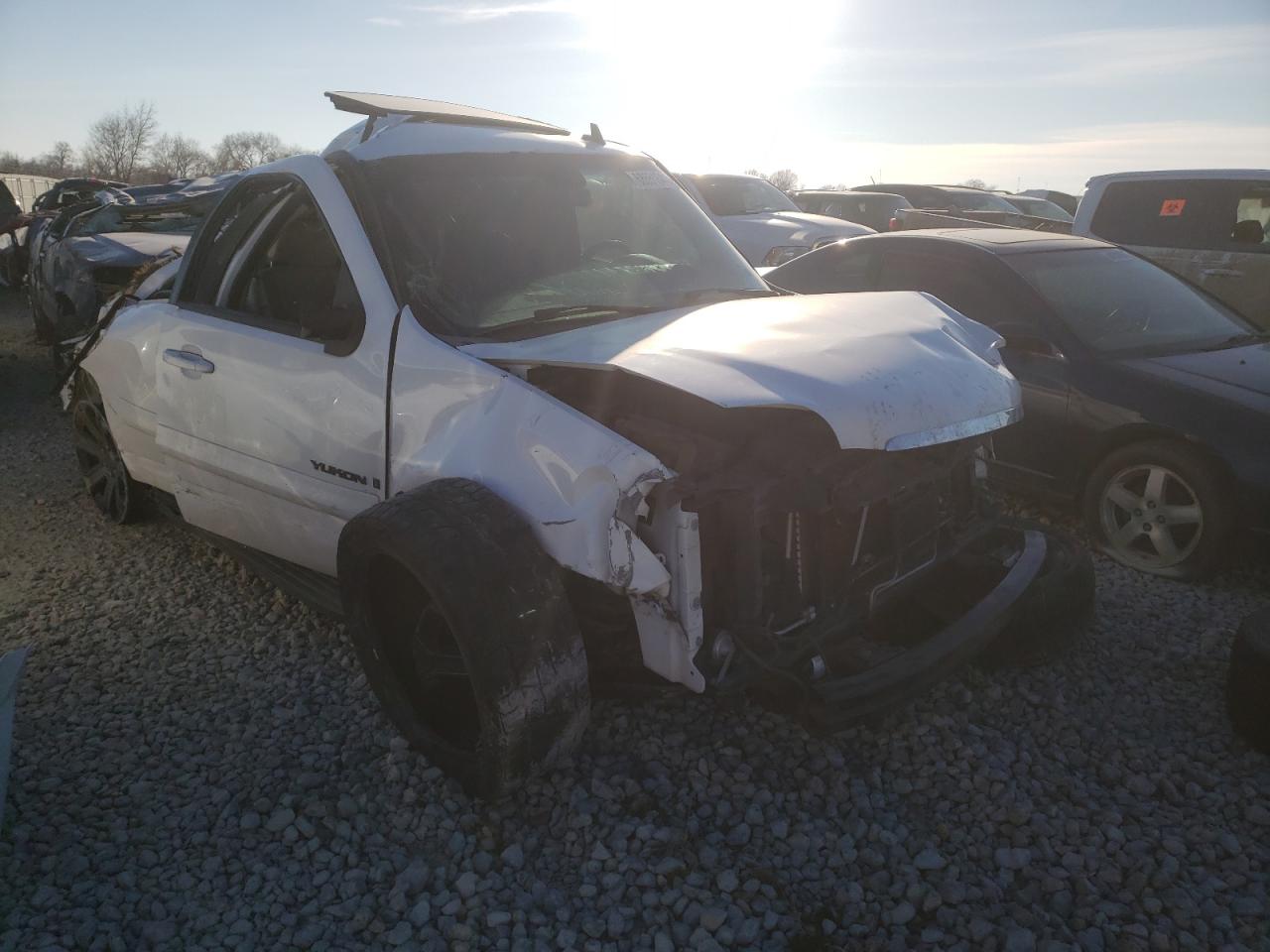 GMC YUKON 2007 with VIN 1GKFK13077R161400 - Photo from auction