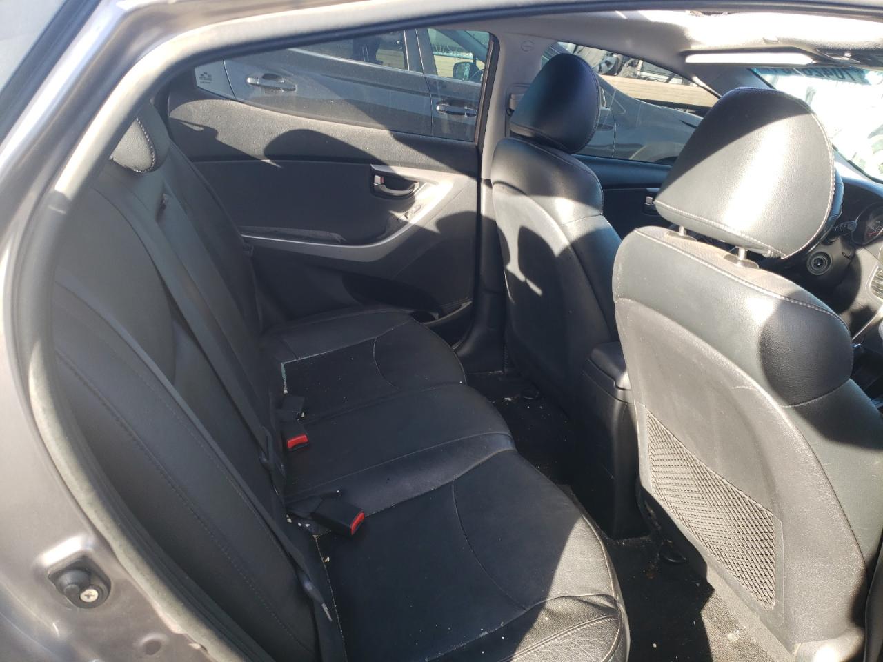 Photo 6 from auction – 2011 HYUNDAI ELANTRA GL with VIN 5NPDH4AE7BH040366