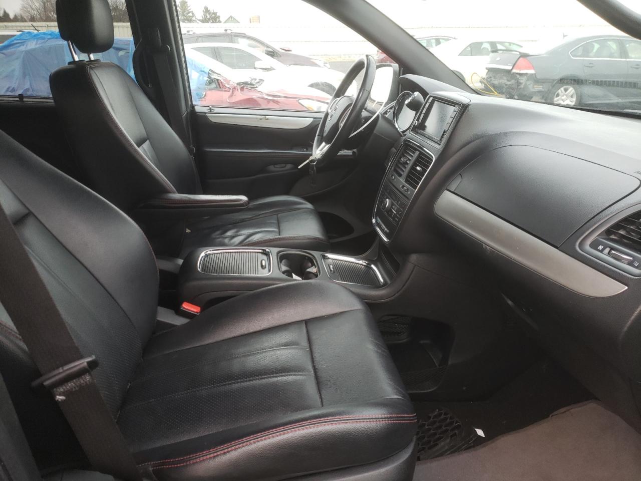 Photo 5 from auction – 2017 DODGE GRAND CARA with VIN 2C4RDGEG7HR740379