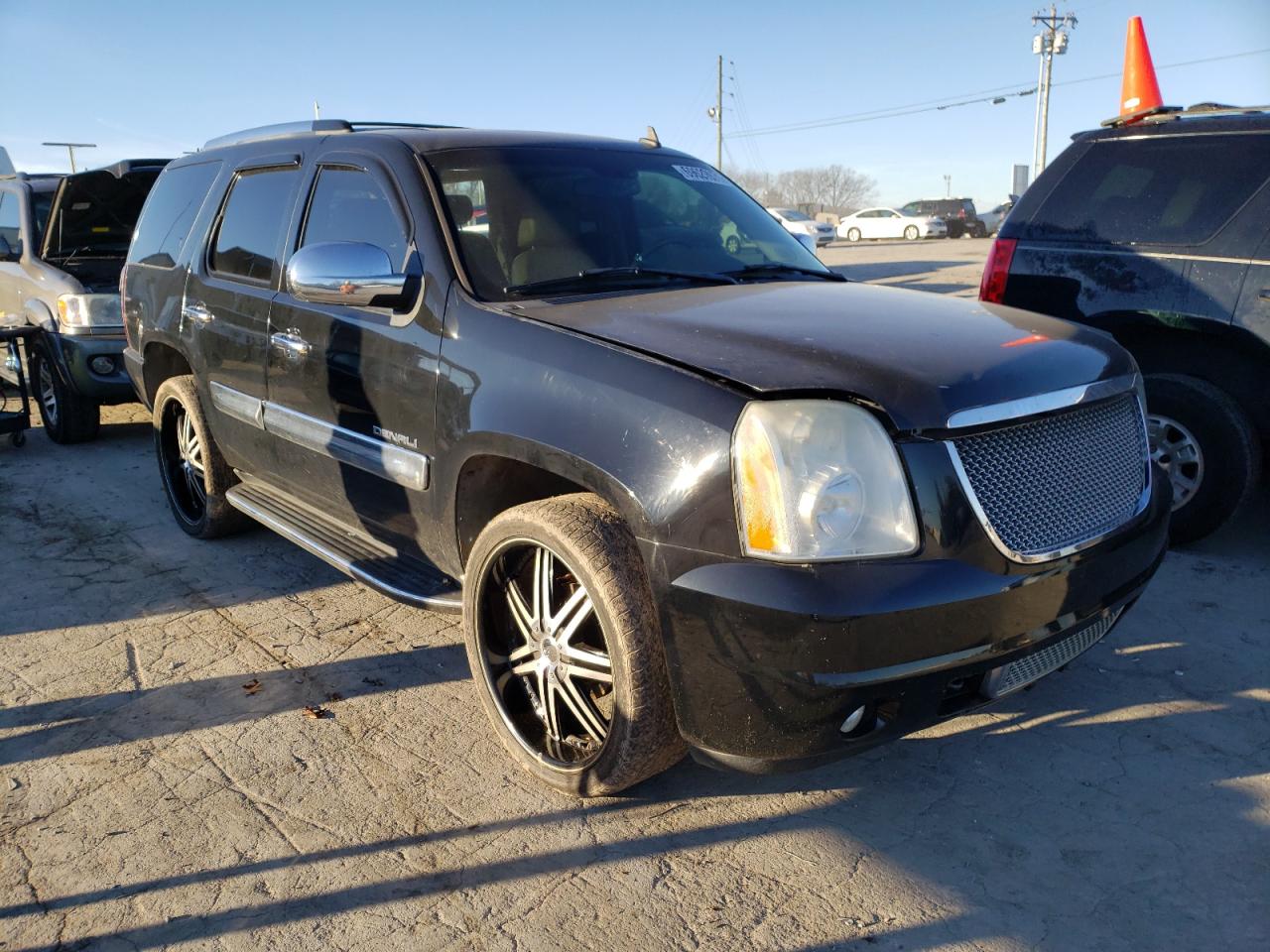 Photo 1 from auction – 2007 GMC YUKON DENA with VIN 1GKFK63817J155108